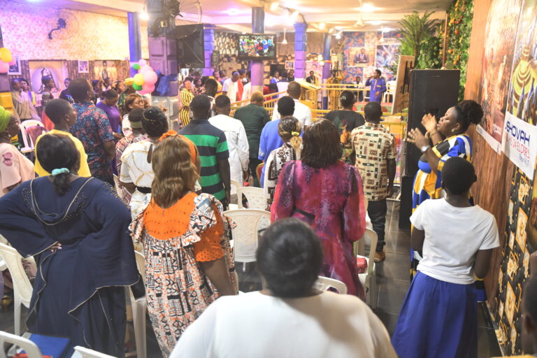 Prophetic Sunday Service with Apostle James L.